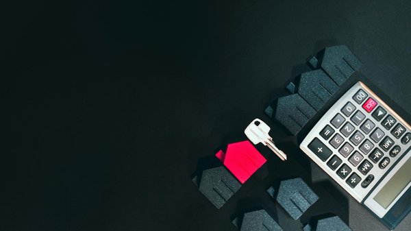 Discover lucrative uk property investment trends: innovative approaches and insider tips for savvy investors